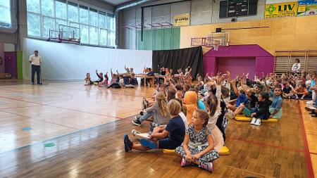 prvošolci _ oš miroslava vilharja  (1)